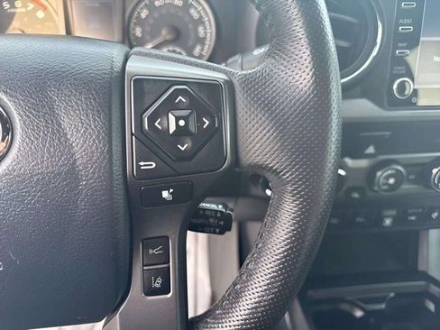 Used 2020 Toyota Tacoma TRD Off-Road w/ Technology Package image 13