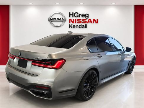 Used 2021 BMW 740i w/ M Sport Package RWD image 3