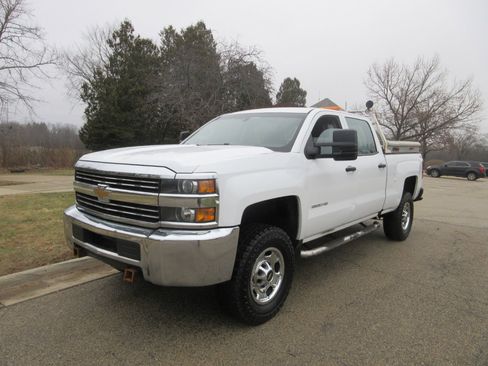 Used 2018 Chevrolet Silverado 2500 W/T w/ Snow Plow Prep Package image 20
