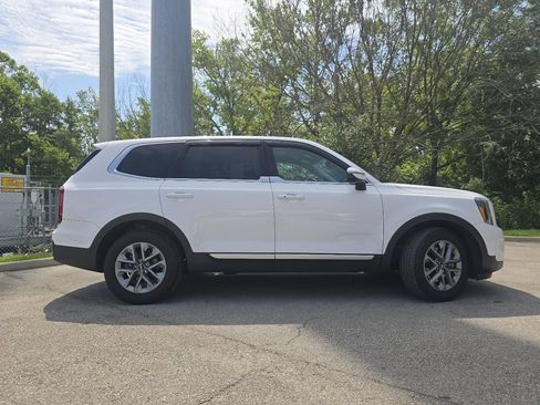 Used 2024 Kia Telluride LX FWD image 16