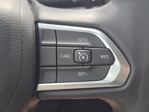 Used 2022 Jeep Compass Latitude w/ Mopar Graphics Package AWD/4WD image 31