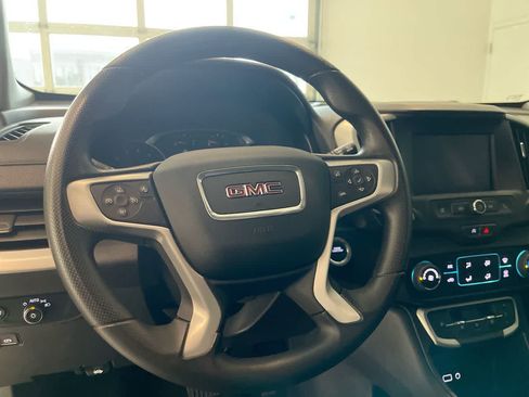 Used 2024 GMC Terrain SLE AWD/4WD image 14