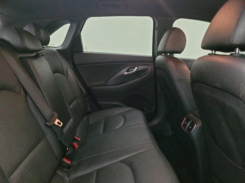 Used 2018 Hyundai Elantra GT Sport FWD image 19