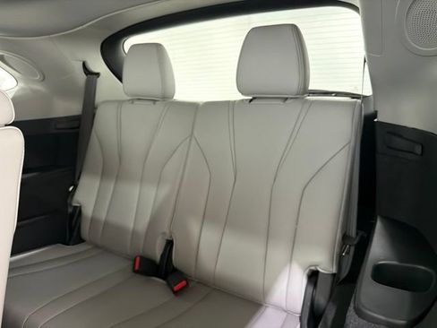 Certified 2026 Acura MDX SH-AWD w/ Technology Package image 18