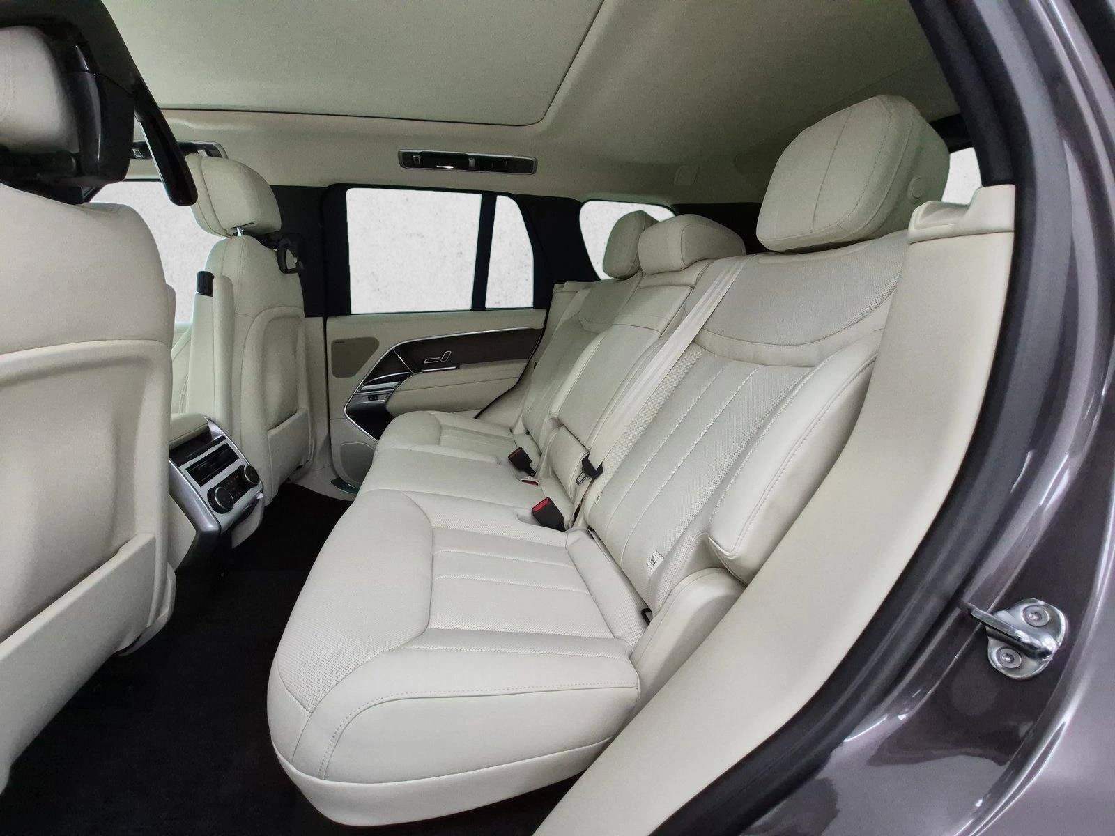 New 2027 Land Rover Range Rover SE AWD/4WD image 16