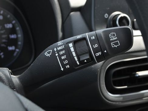 Used 2023 Hyundai Kona SEL AWD/4WD image 33