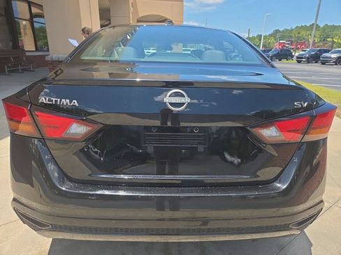 Used 2024 Nissan Altima 2.5 SV FWD image 5