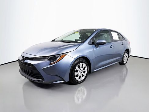 Used 2024 Toyota Corolla LE image 3