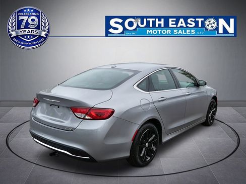 Used 2016 Chrysler 200 Limited w/ Convenience Group FWD image 6