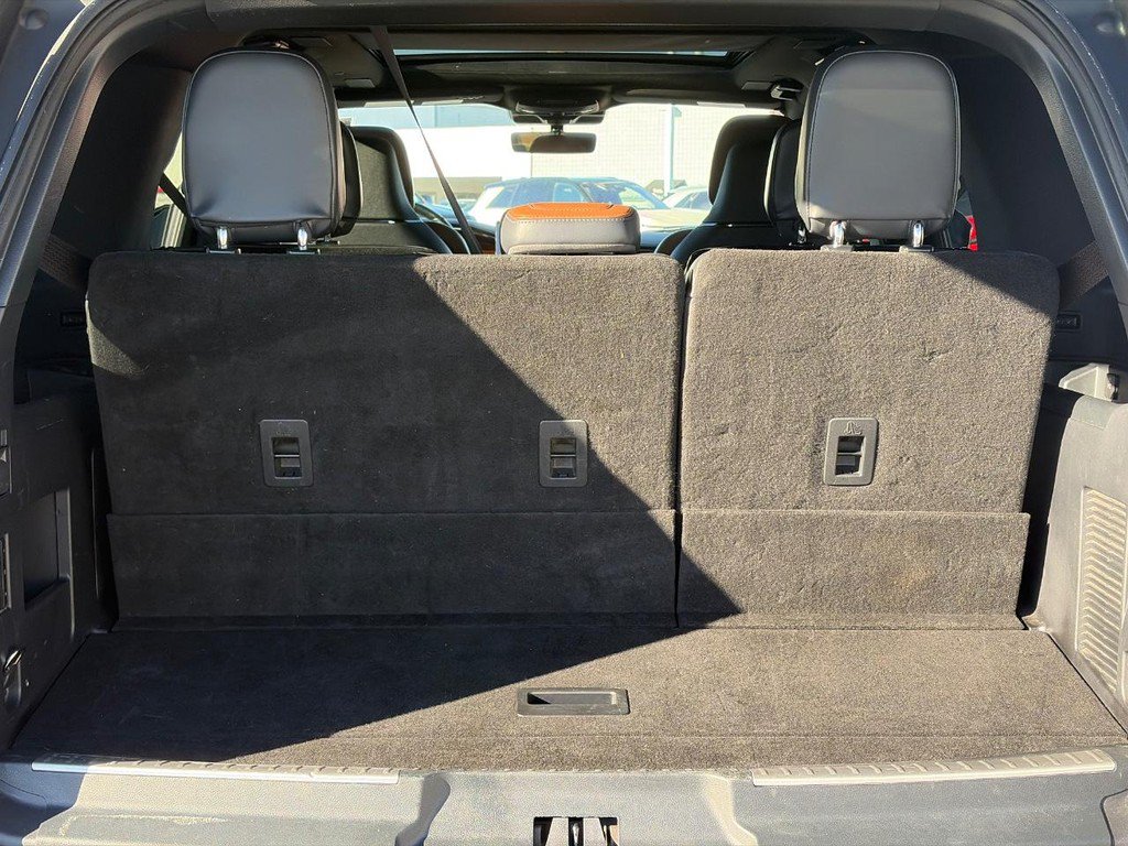 Used 2023 Lincoln Navigator Reserve AWD/4WD image 7