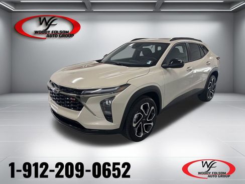 New 2026 Chevrolet Trax RS w/ Sunroof Package FWD image 1