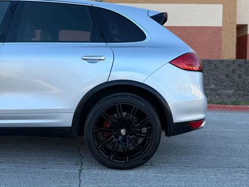 Used 2012 Porsche Cayenne Turbo image 34