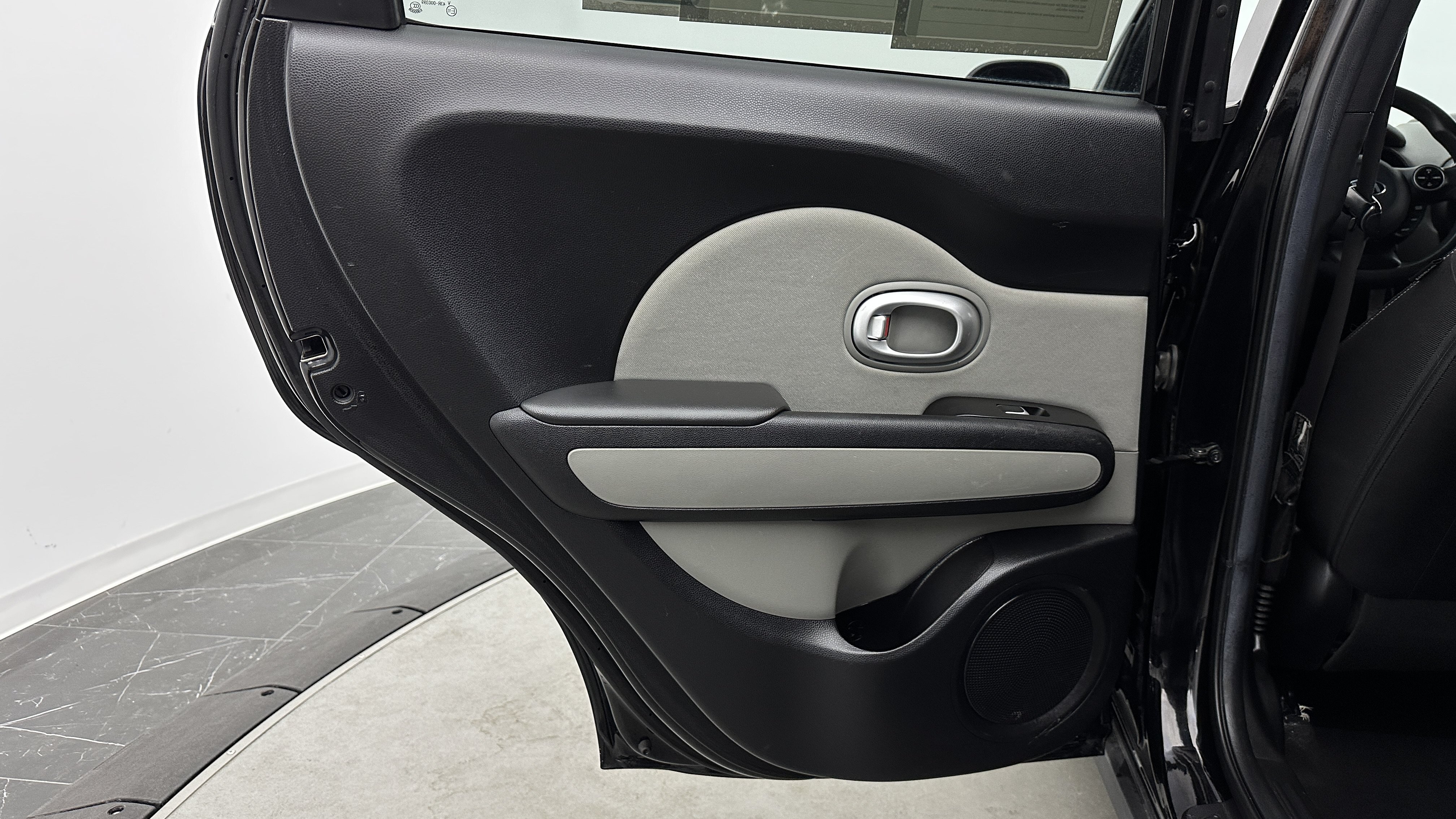 Used 2017 Kia Soul + FWD image 21