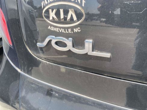 Used 2016 Kia Soul FWD image 11