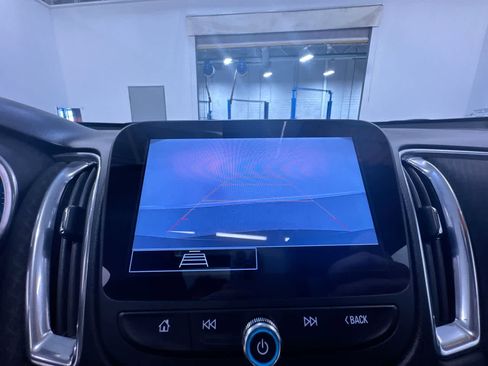 Used 2021 Chevrolet Malibu LT FWD image 27