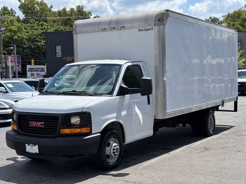 Used 2014 GMC Savana 3500 Extended RWD image 4