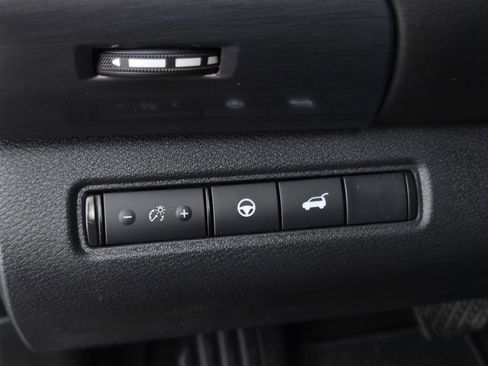 Certified 2023 Nissan Pathfinder SL image 19