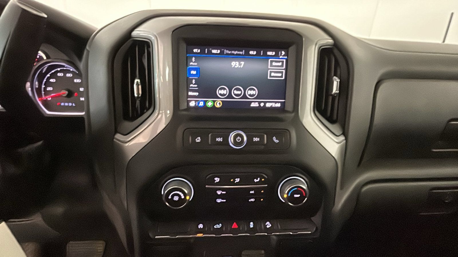 Used 2022 Chevrolet Silverado 1500 Custom Trail Boss w/ Safety Confidence Package AWD/4WD image 25