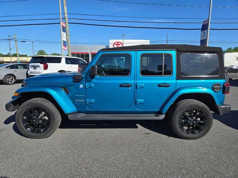 Used 2024 Jeep Wrangler Unlimited Sahara w/ Safety Group AWD/4WD image 7