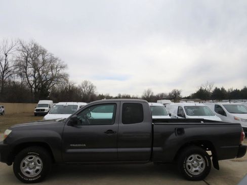 Used 2011 Toyota Tacoma 2WD Access Cab w/ Convenience Pkg image 30