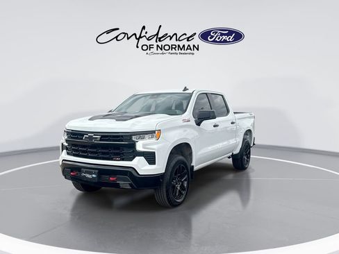 Used 2024 Chevrolet Silverado 1500 LT Trail Boss w/ Convenience Package II AWD/4WD image 3