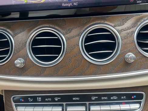 Used 2018 Mercedes-Benz E 300 image 36