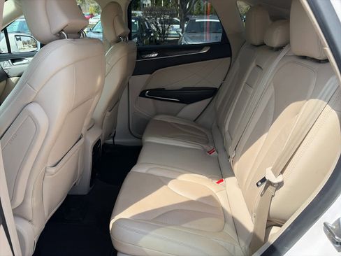 Used 2019 Lincoln MKC Reserve image 7