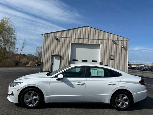 Used 2021 Hyundai Sonata SE w/ Preferred Accessory Package FWD image 9