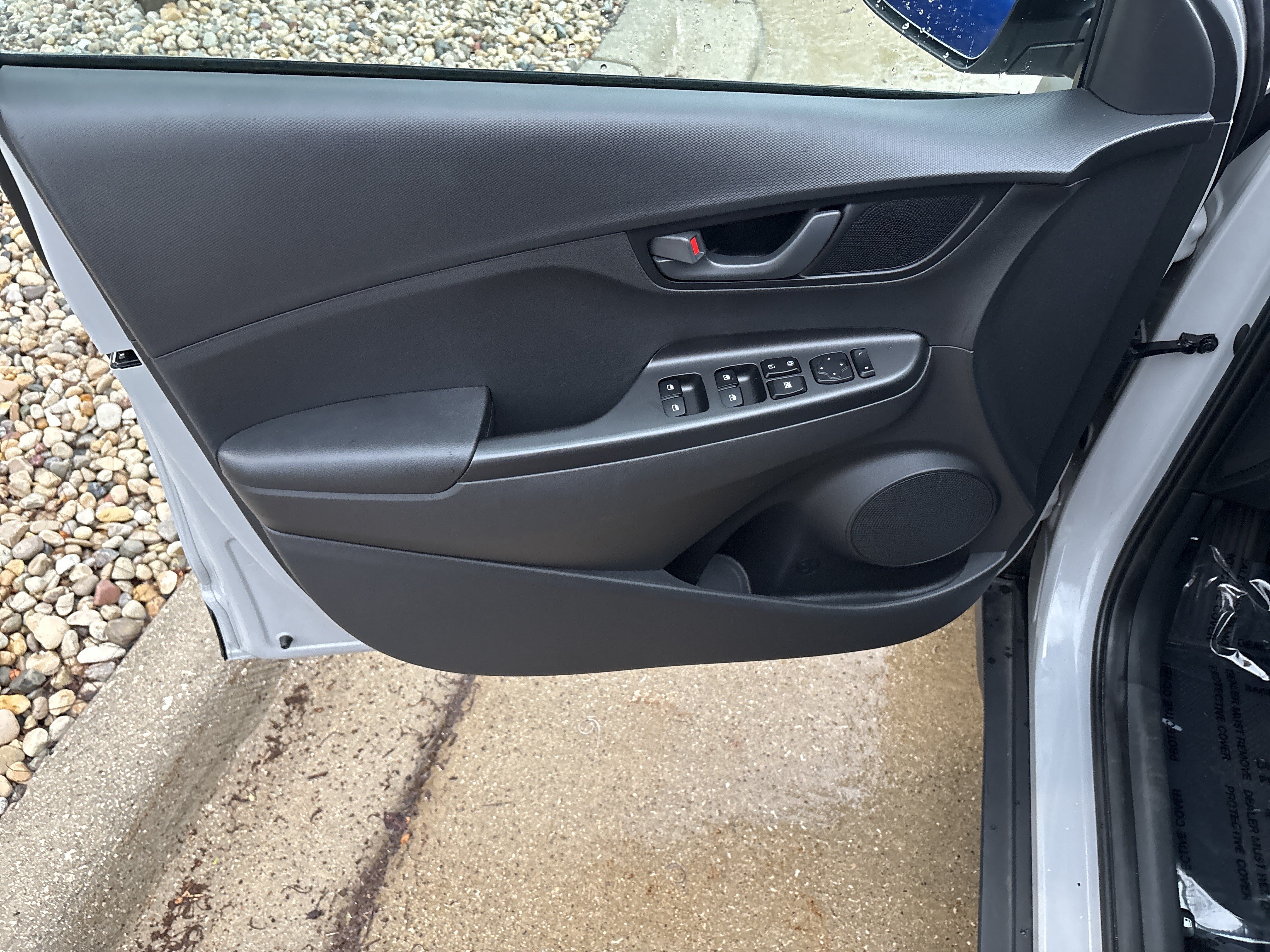 Used 2023 Hyundai Kona SEL AWD/4WD image 6