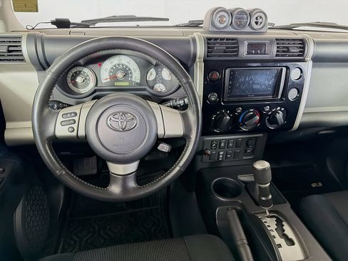 Used 2007 Toyota FJ Cruiser 4WD image 19