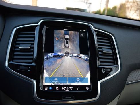 Certified 2024 Volvo XC90 B6 Plus w/ Protection Package image 17