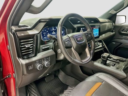 Used 2022 GMC Sierra 1500 AT4 w/ AT4 Premium Package AWD/4WD image 9