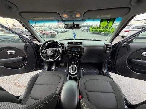 Used 2016 Kia Soul + FWD image 14