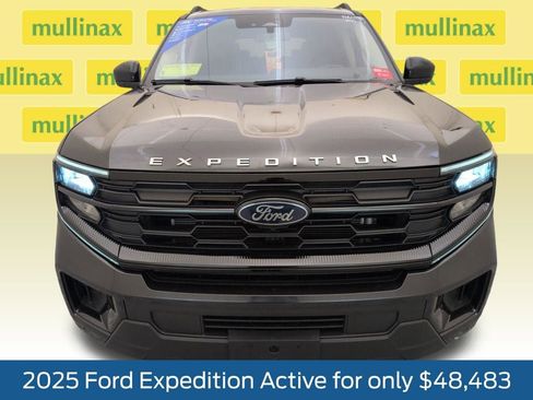 Certified 2025 Ford Expedition Active RWD image 13