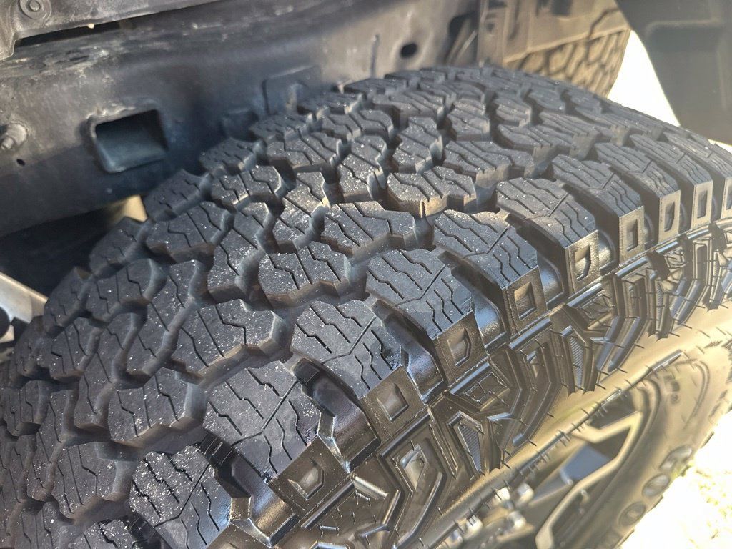 Used 2021 Jeep Gladiator Rubicon w/ Dual Top Group AWD/4WD image 38