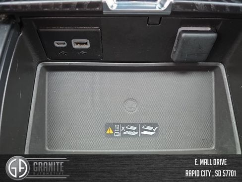 Used 2024 GMC Yukon XL Denali AWD/4WD image 34