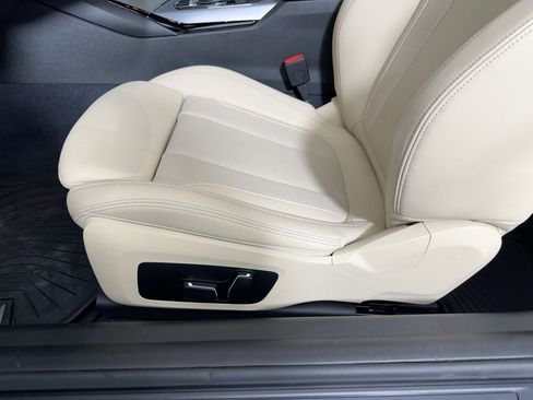 Used 2024 BMW 230i Coupe w/ Premium Package image 13