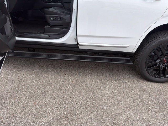 New 2026 GMC Yukon Denali w/ Sun & Power Step Package AWD/4WD image 12