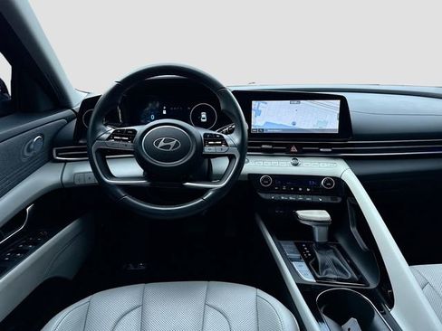 Used 2024 Hyundai Elantra Limited image 22