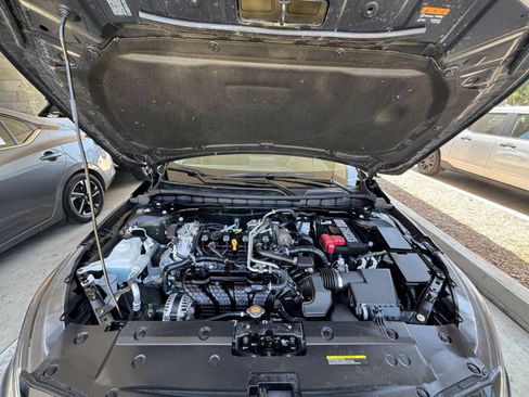 Used 2025 Nissan Altima 2.5 SV FWD image 33