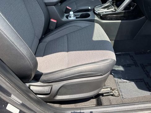 Used 2023 Kia Seltos S w/ Navigation Package FWD image 10