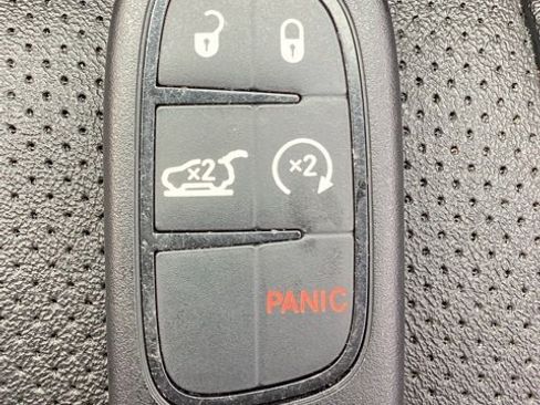 Used 2021 Jeep Cherokee Trailhawk w/ Premium Leather Package image 17