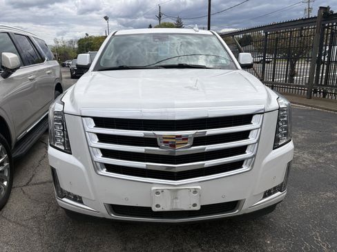 Used 2020 Cadillac Escalade Premium Luxury AWD/4WD image 4