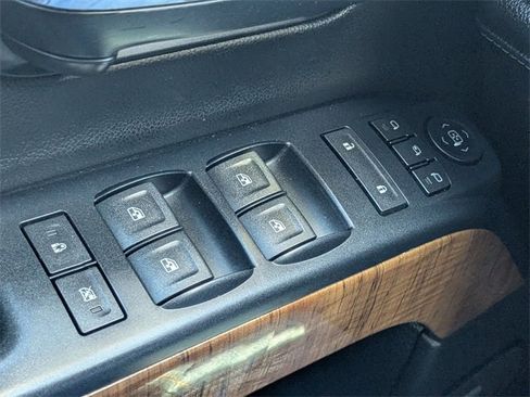 Used 2014 GMC Sierra 1500 SLT w/ SLT Crew Cab Value Package image 21