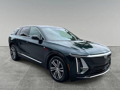 New 2026 Cadillac Lyriq Luxury RWD image 7