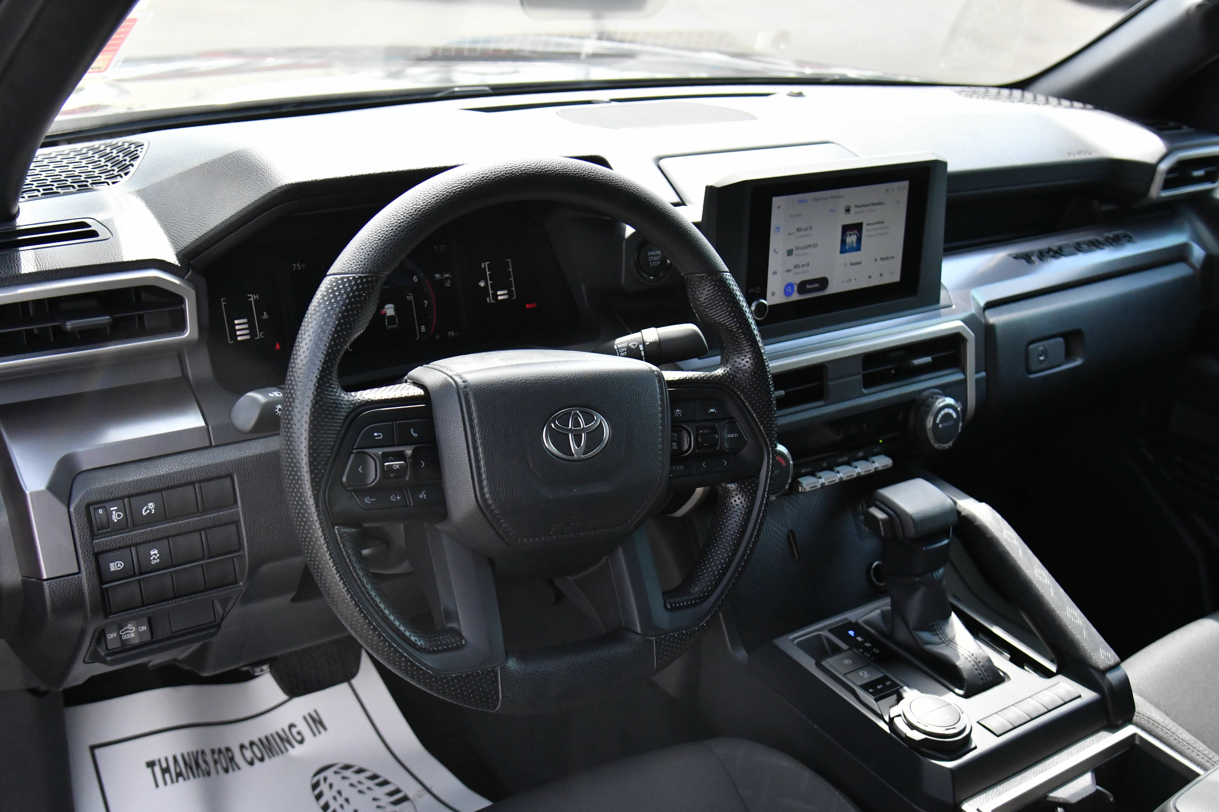 Used 2025 Toyota Tacoma SR5 AWD/4WD image 14