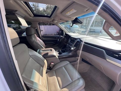 Used 2017 Chevrolet Suburban LT w/ LT Signature Package AWD/4WD image 16