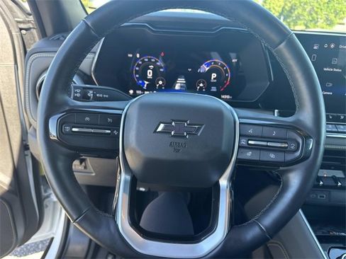 Used 2024 Chevrolet Colorado ZR2 w/ ZR2 Convenience Package III image 30