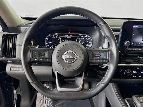 Certified 2024 Nissan Pathfinder SV image 13