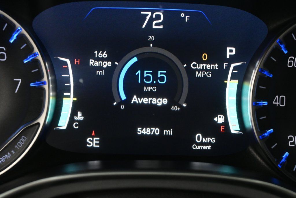 Used 2025 Chrysler Pacifica Limited FWD image 18